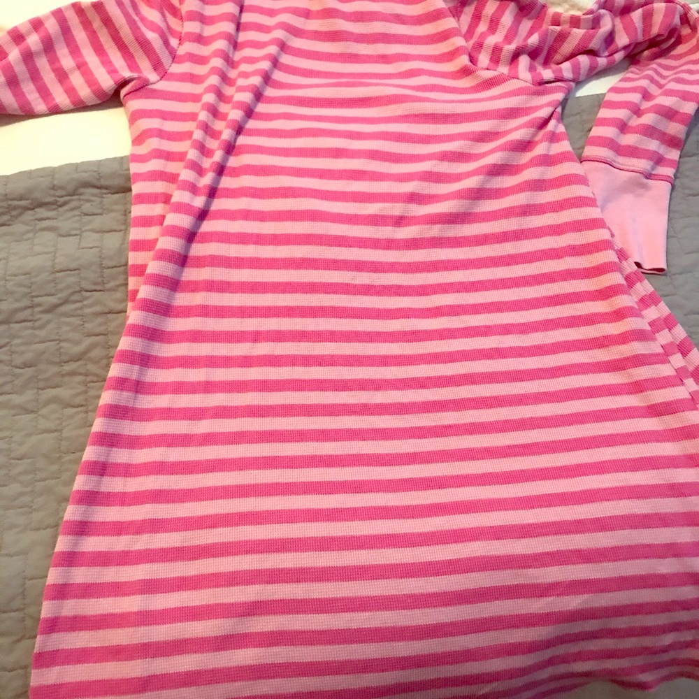 Wore twice while pregnant - Picture 3 of 3